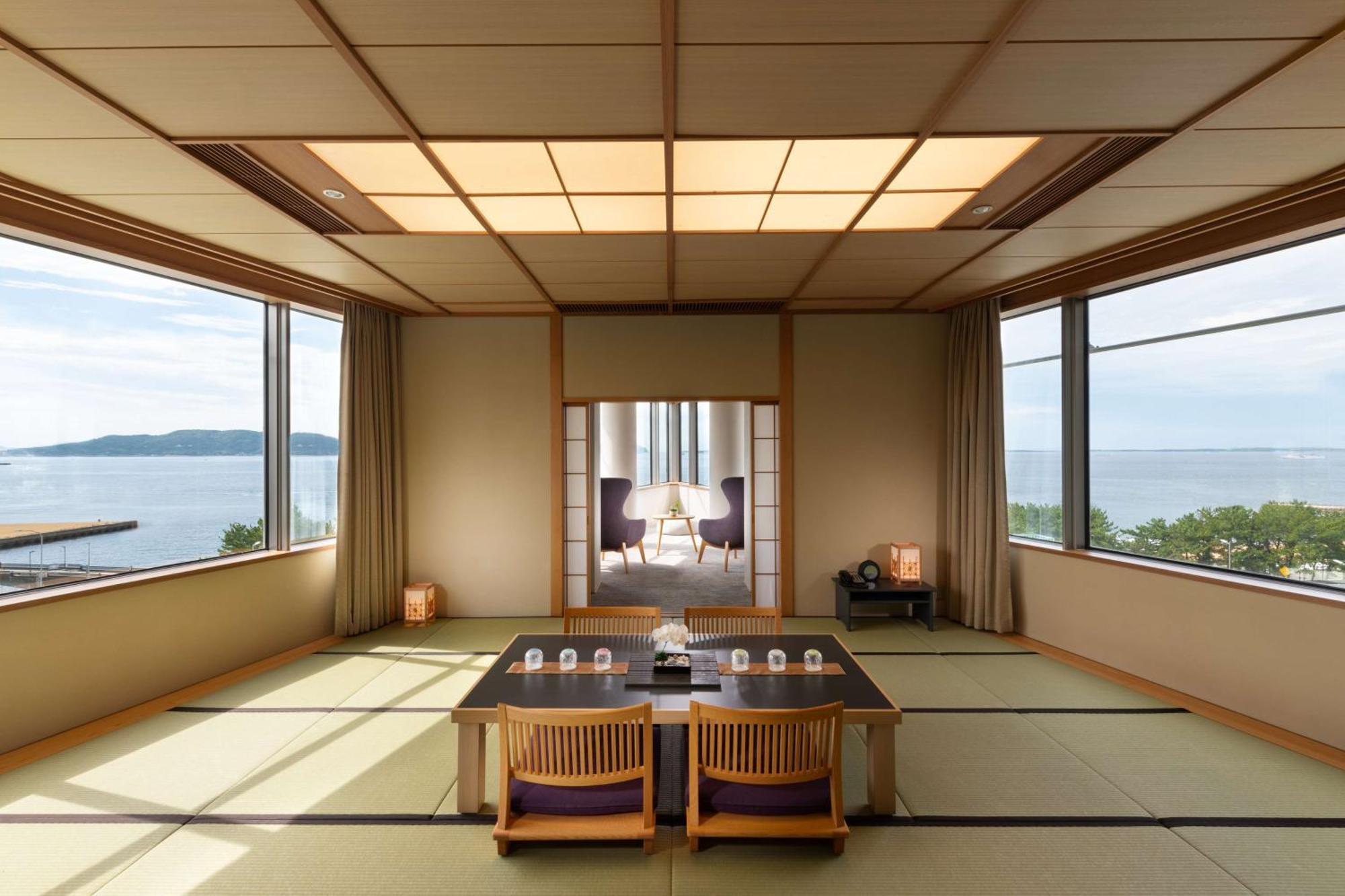 Hilton Fukuoka Sea Hawk Hotel Exterior photo